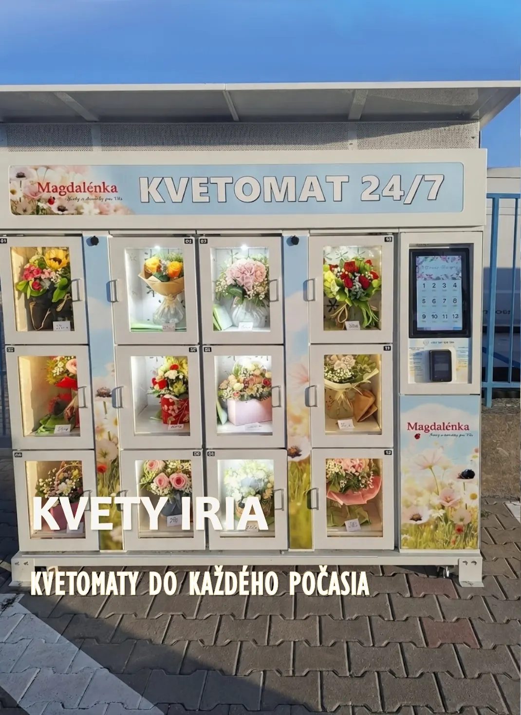 Exteriérový kvetomat na 12 kytíc počas letnej prevádzky