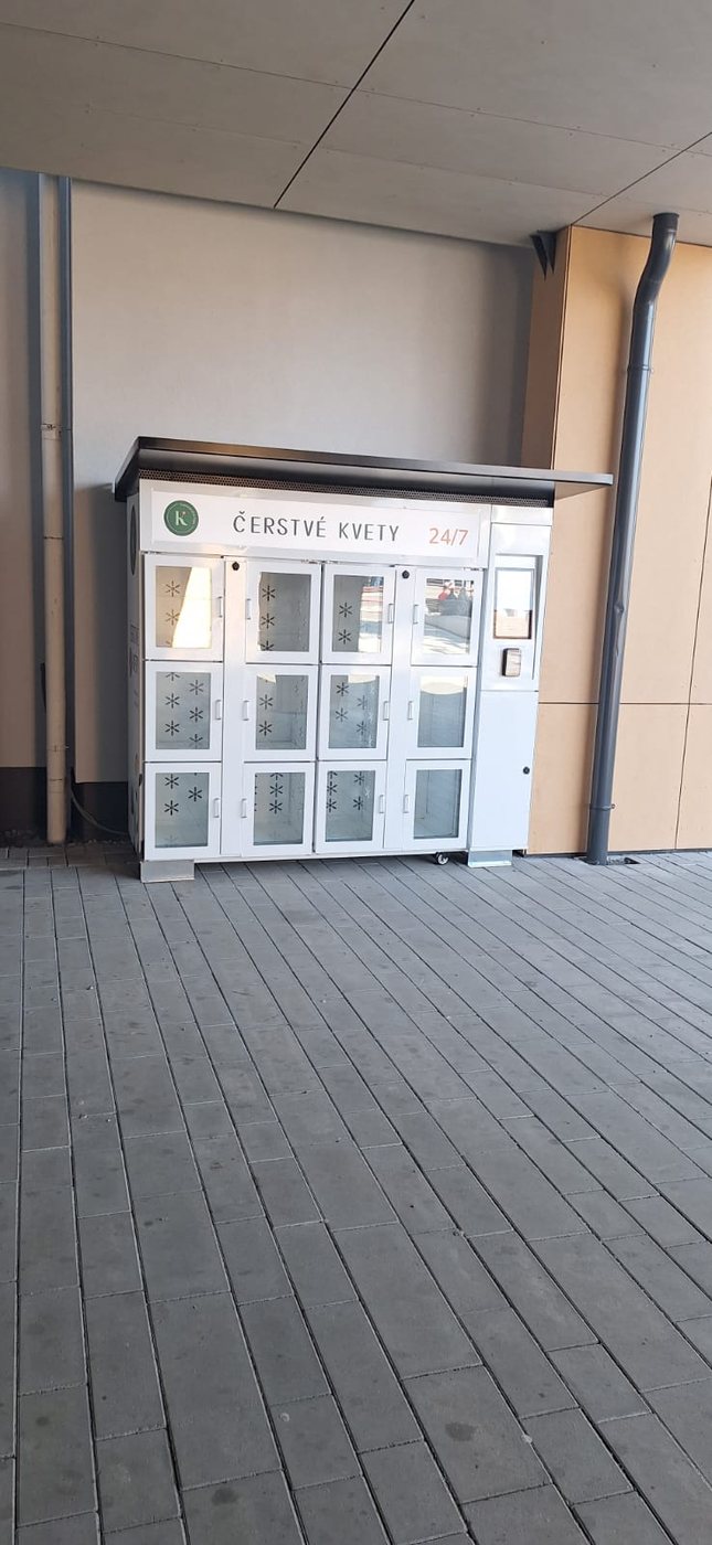 Kvetomat Kata pod prístreškom, čerstvé kvety 24/7